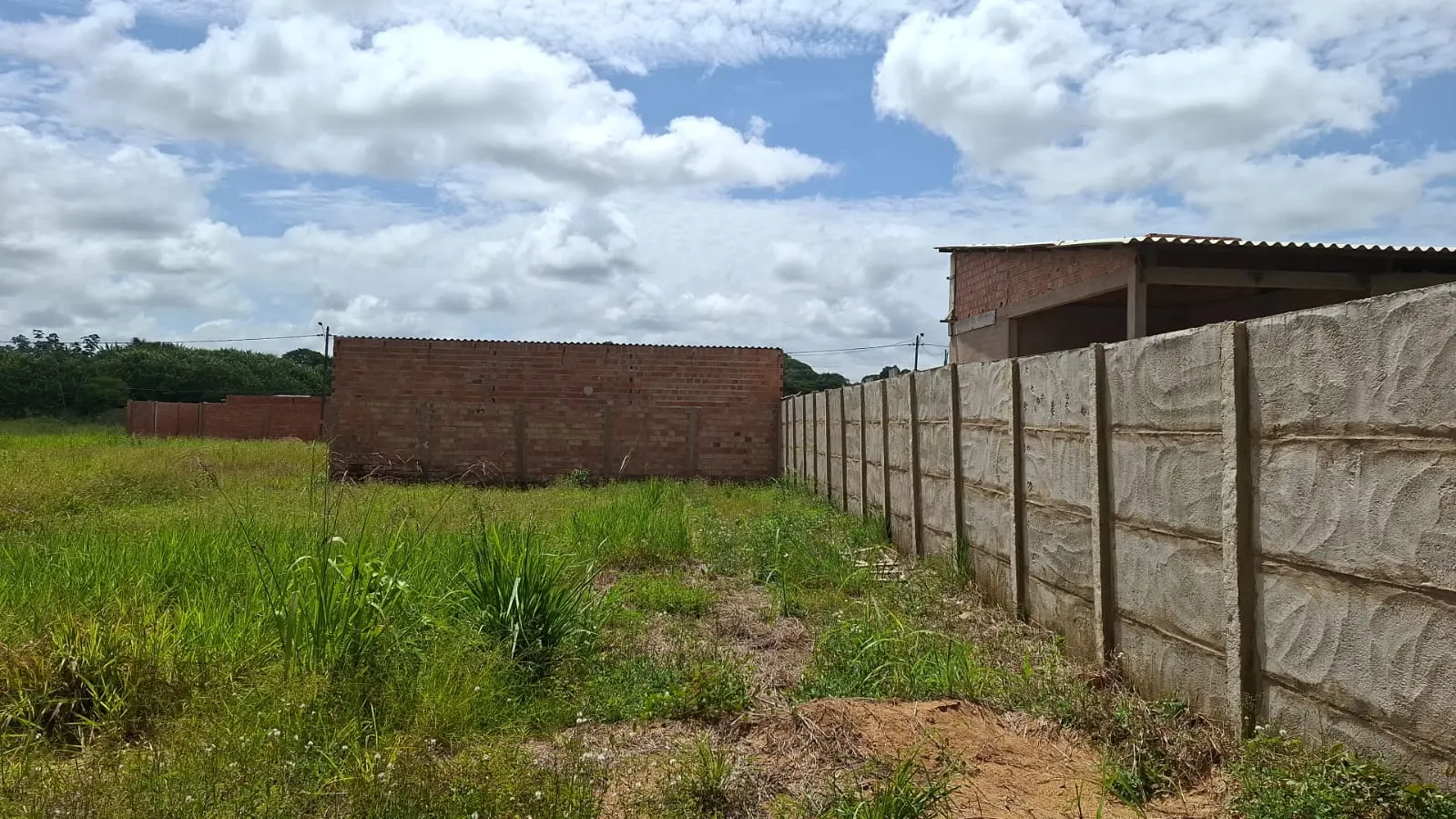 🔥 OPORTUNIDADE – TERRENO 12x25 COM MURO