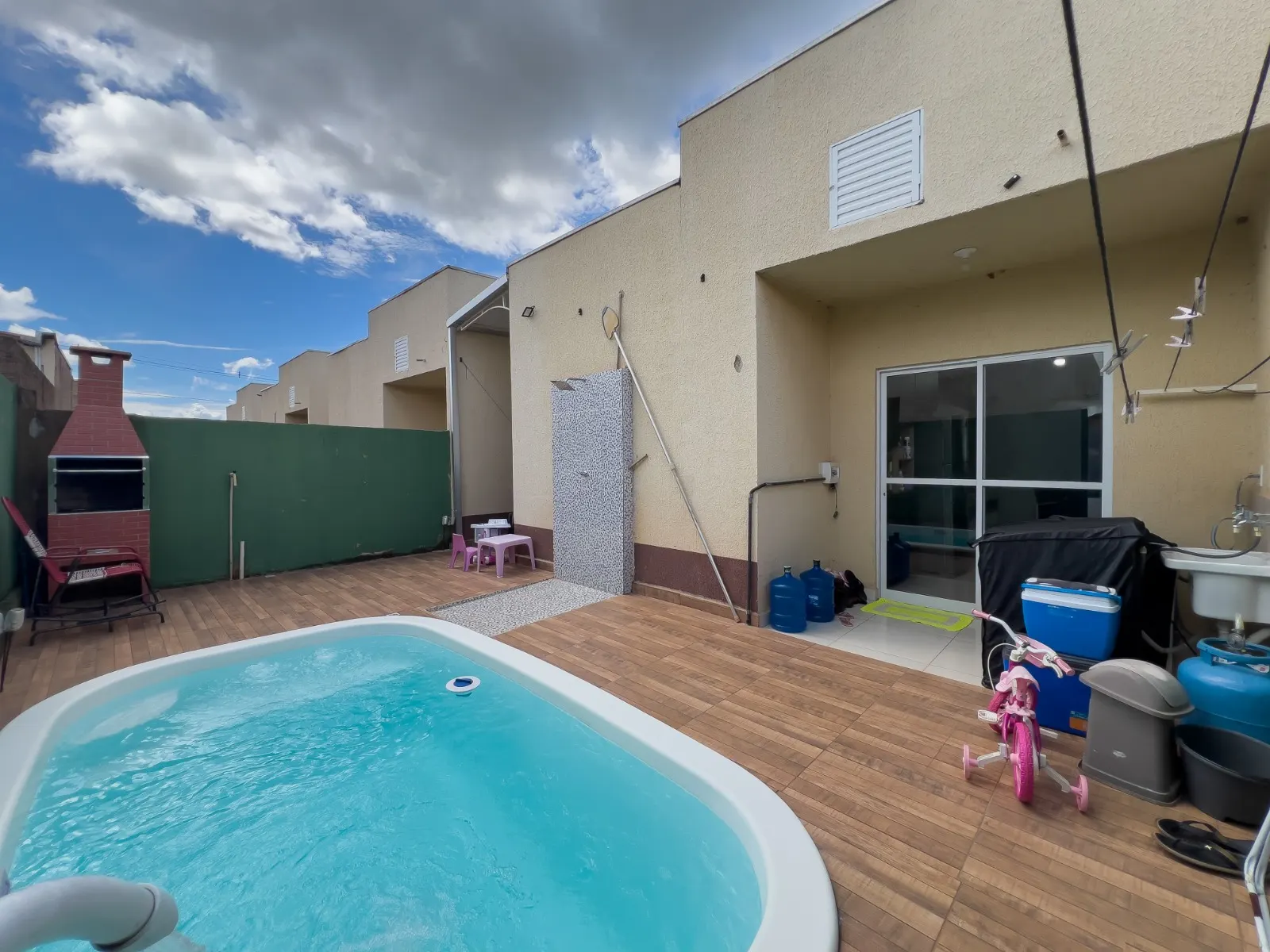 Casa de Condomínio com piscina
