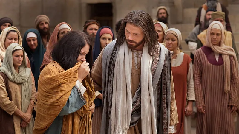 Ele levou sobre si as nossas dores para nos trazer a paz